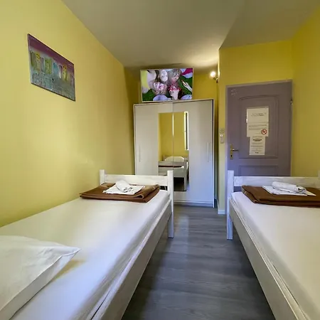 Old Town Insula דירה *